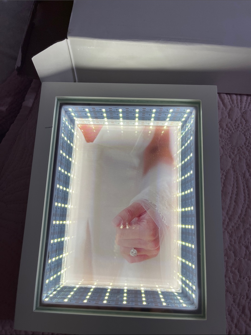 LED Infinity Lighted Jewelry Display Box - White